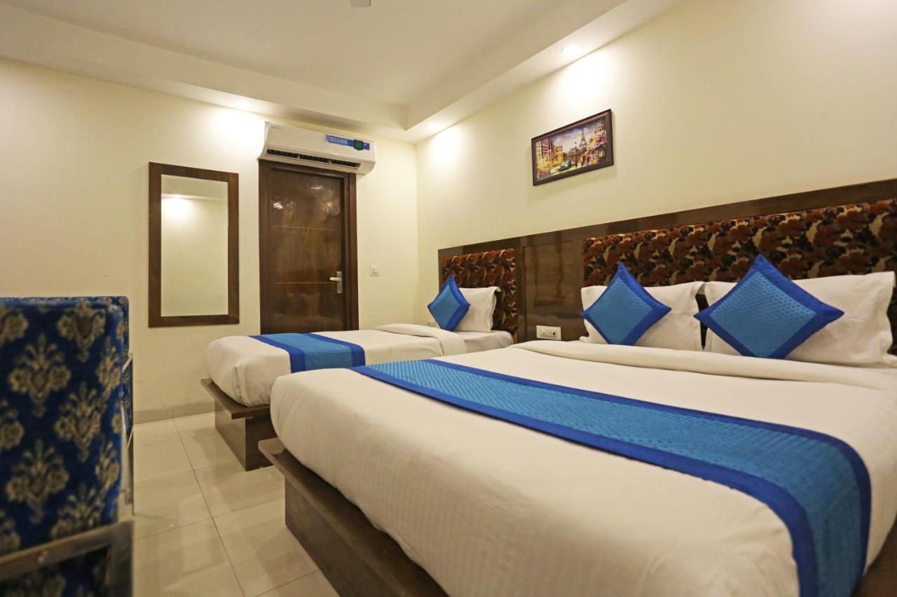Hotel Emblem Suites- Near Delhi Airport Yeni Delhi Dış mekan fotoğraf
