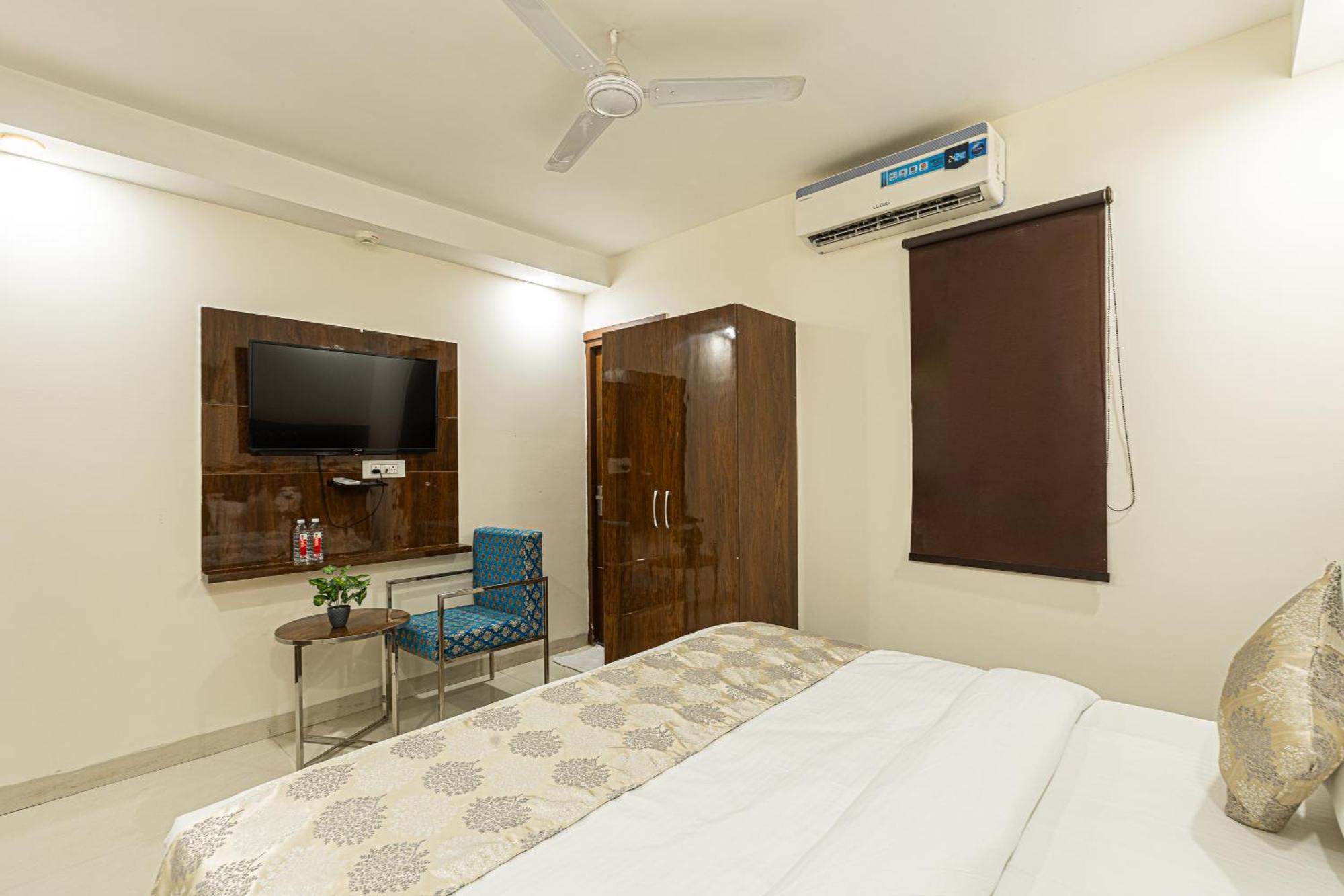 Hotel Emblem Suites- Near Delhi Airport Yeni Delhi Dış mekan fotoğraf