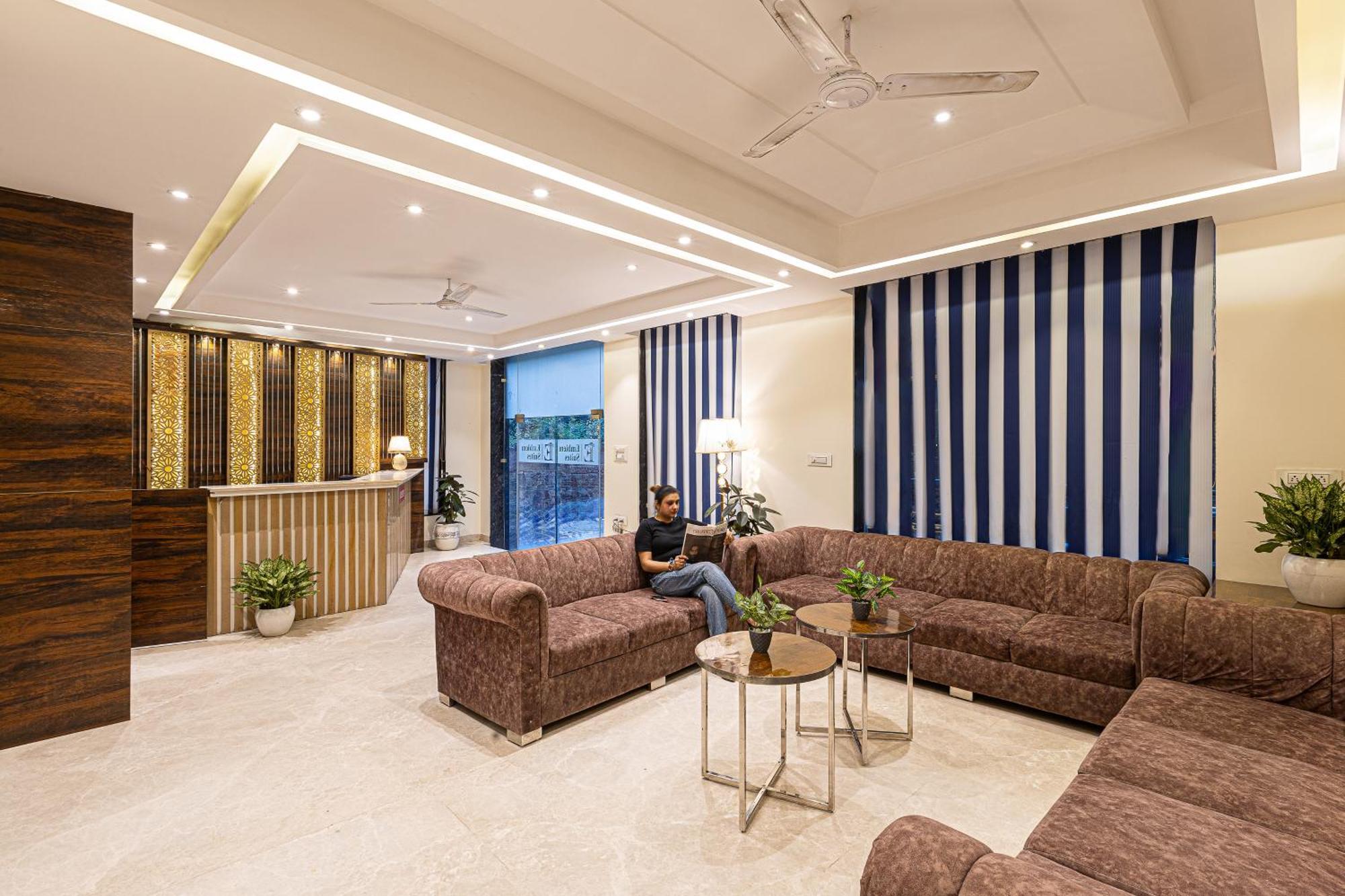 Hotel Emblem Suites- Near Delhi Airport Yeni Delhi Dış mekan fotoğraf